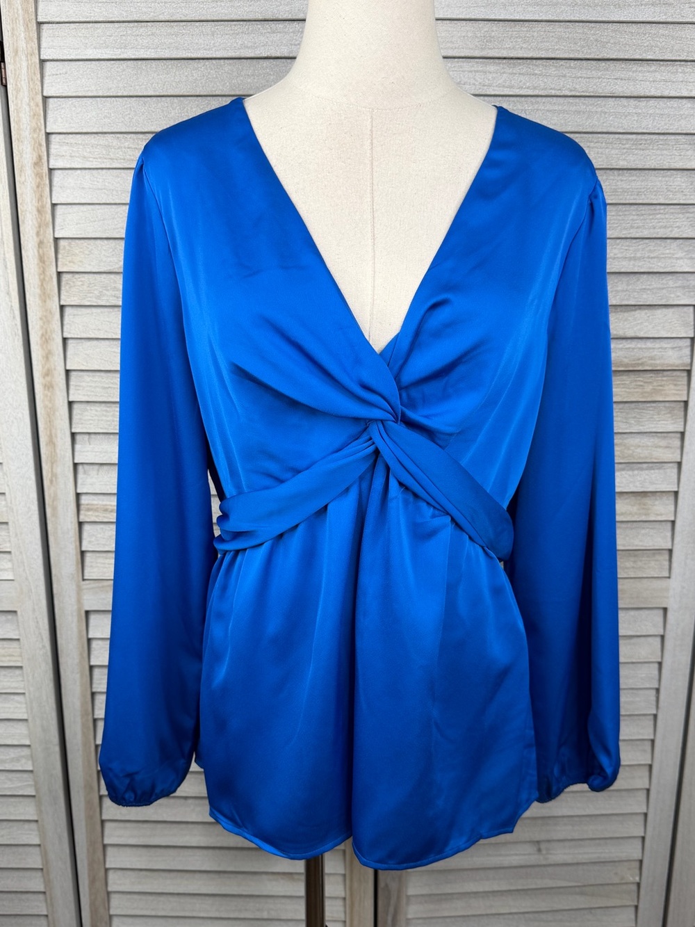 PLEIONE Women's Royal Blue Twist Front Bishop Sleeve Blouse w Deep V Neckline-L